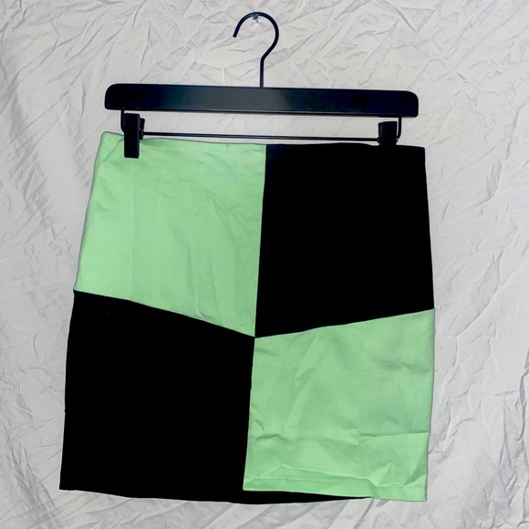 Princess Polly Dresses & Skirts - Princess Polly Lime Green and Black Skirt